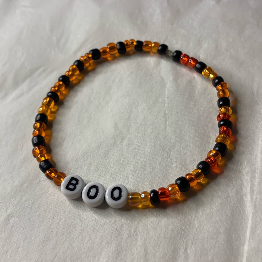 5/$20 (ENTIRE SHOP CLEARANCE) Boo 👻 - Halloween handmade bracelet